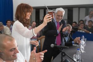 mostrando-el-mate-adeiunaj