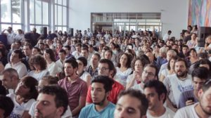 publico-y-sala-llena